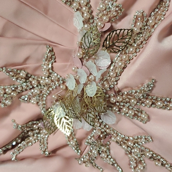 Mac duggal Rose One Shoulder NWT  Waist embellished with sequins/rhinestones 8 - Picture 4 of 7